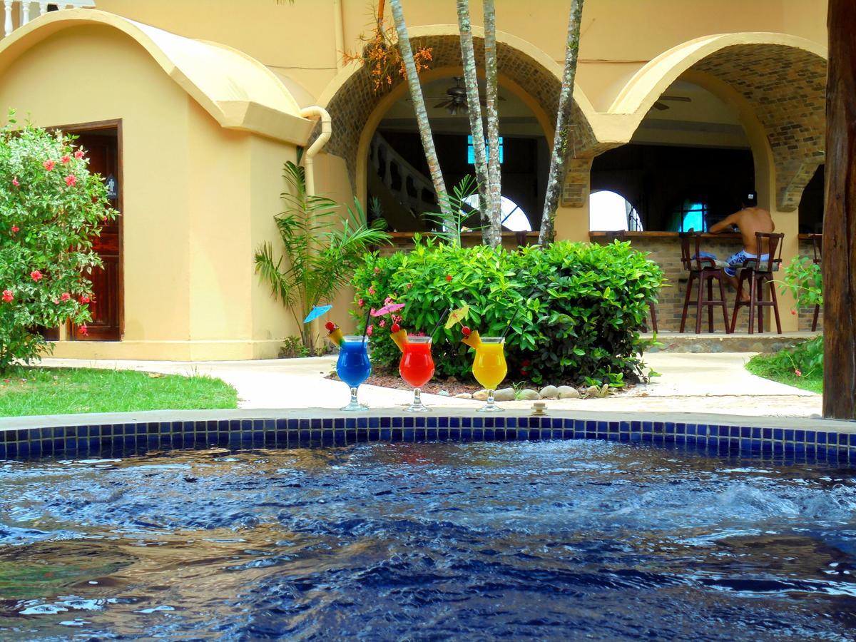 Hotel Delfin Playa Bejuco Esterillos Este Exterior photo